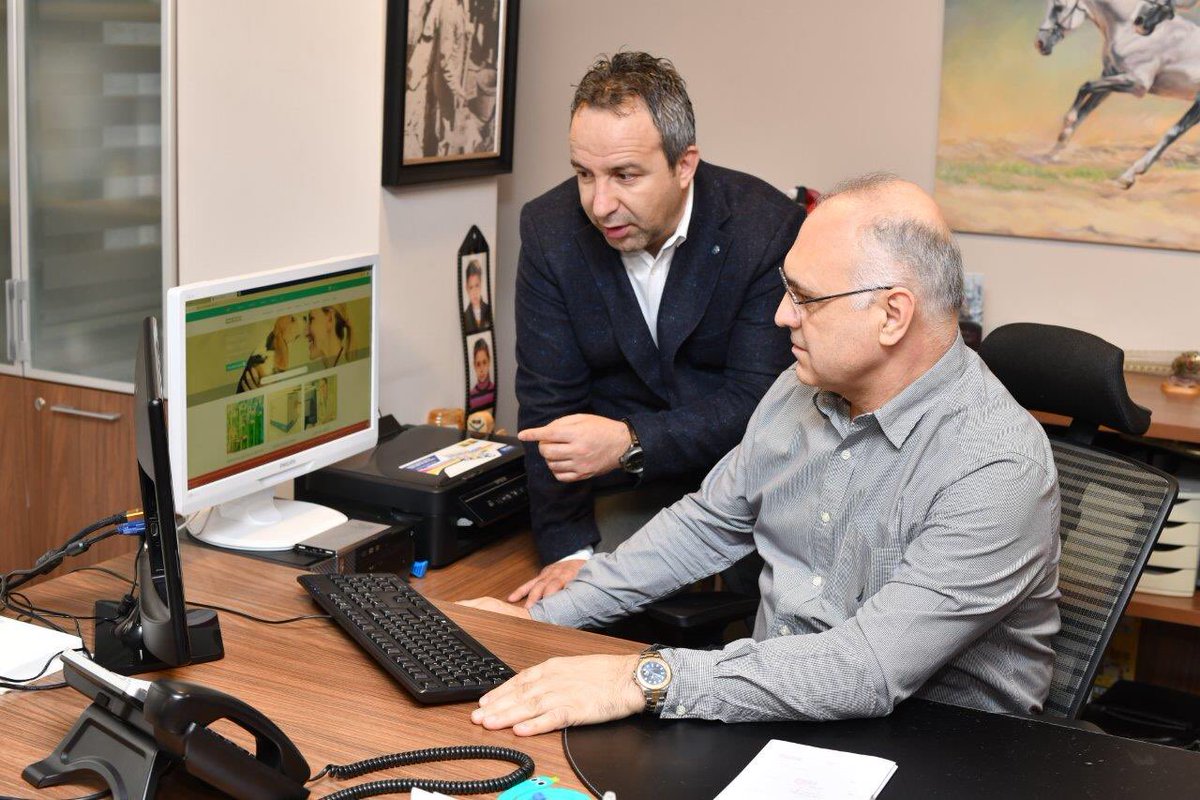 wcmtonewworld's tweet photo. "Why veterinarians prefer your products?" I asked. Our interview took 3 hours.
My MVM interview is in Petinfo's February issue.
@IDEXX
#digital
@petinfodergi
#vererinary https://t.co/dAwFwoXss0