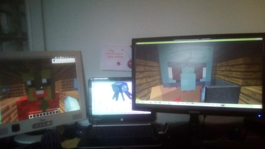 Squidygame's tweet photo. What's going on here? π΅
#Minecraft #smallyoutuber #YouTuber #Recording #Intro #MuchConfuse @TheYTForum @Retweet @smallYTcreators @TheMobCave https://t.co/f7aDMUMLCH