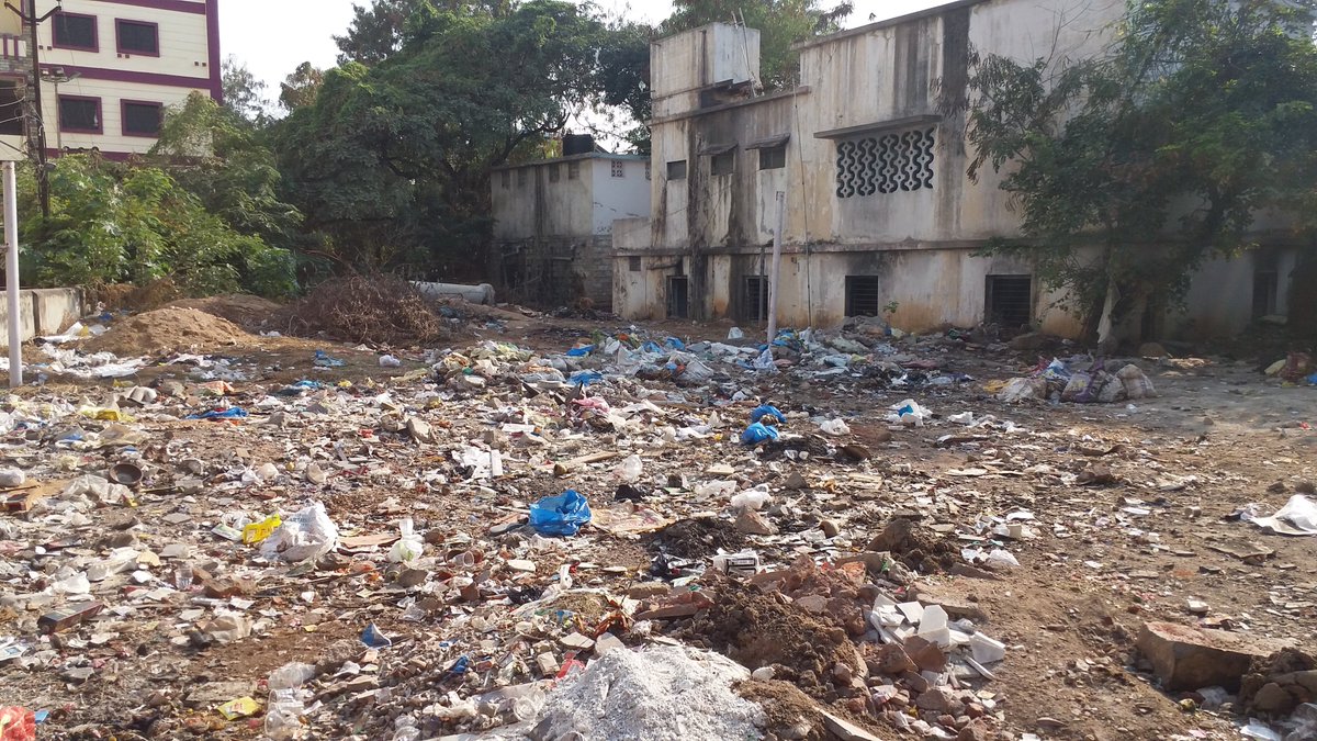 kashyapprathap's tweet image. This is #SWACHHBHARAT #SwachhRail at #dabirpura #railwaystation @SwachhBharatGov @PiyushGoyalOffc @RailMinIndia