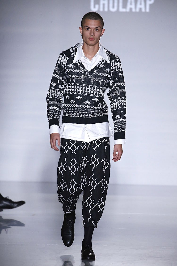 CONGRATULATIONS: congratulations to Merchants fave <a href="/ChuSuwannapha/">Chu Suwannapha</a> of CHULAAP on showing his collection 'Africa Rewritten' at 080 Barcelona Fashion! 🎉🙌😍 Watch the runway show here - bit.ly/2UE241p (📸 via 080 Barcelona Fashion)