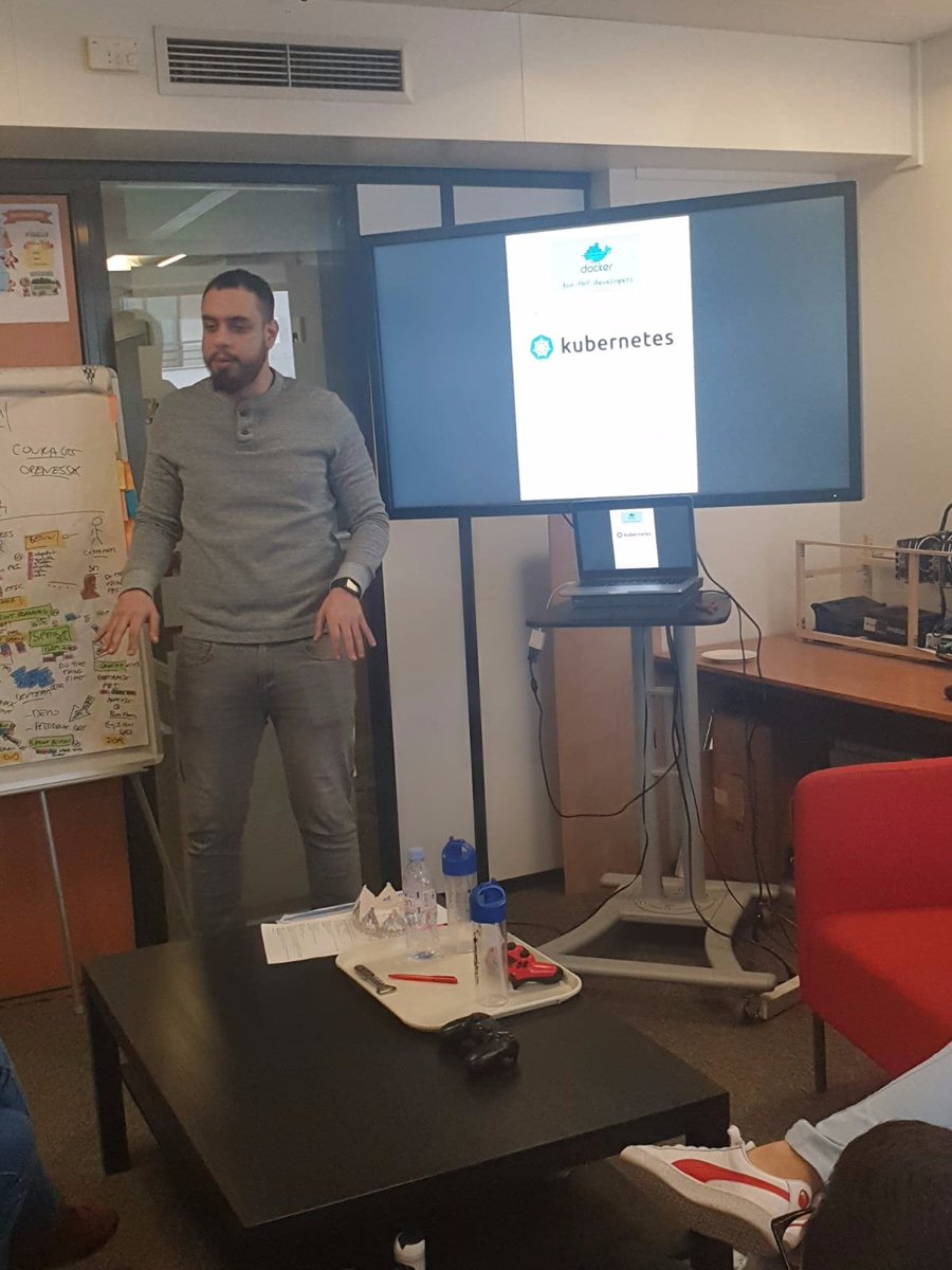 Youssef_diouri's tweet image. #Today, @yassine_mhaia nous présente 
@kubernetesio (Un système open source permettant d'#automatiser le déploiement , a montée en charge et la gestion des applications) dans le cadre des #DemoDay #SogetiLabsParis #Innovation #Oser 
@sogeti_fr