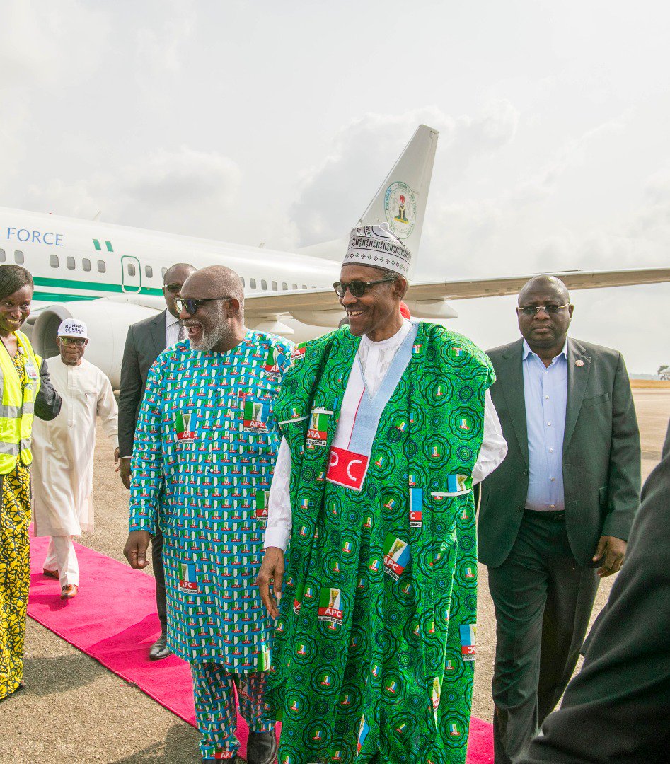 dammygold032's tweet photo. Ondo State says welcome to PMB. as he arrives Ondo State for The Next Level Campaign @RotimiAkeredolu  Aketi.

#NextlevelCampaign
#OndoforBuhari
#PMB4Plus4
#Aketi4PMB https://t.co/aKdtLmMOyN