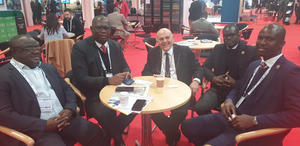 upspag's tweet photo. .@PetroleumGhana in a conversation with the Lord Provost of Aberdeen on possible collaborations between Ghana and Aberdeen. #subseaexpo https://t.co/u8bxx5Wu9L
