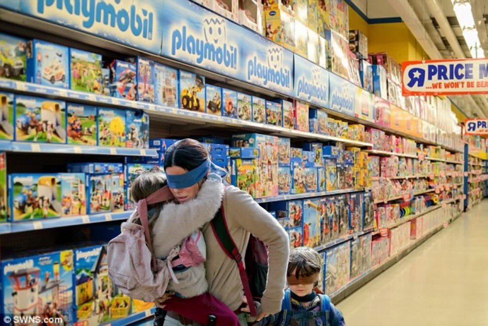 PlaymobilSilke's tweet photo. La dificultad de ir de compras...
@clickbyclicks_ @juguetemadrid @playmomarket @PlaydreamsTS @caja_clicks @JuegaMundoplay @clicksclaks @FansdePlaymobil @playmofamily #losplaymobildesilke #playmobil @playmobil https://t.co/Djw5zoqEFU