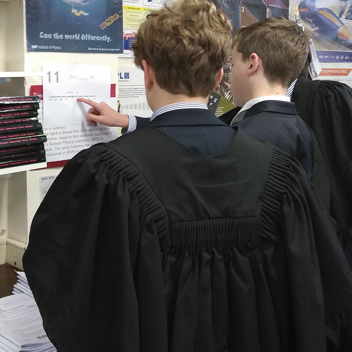 RadleyPhysics's tweet photo. Boys on a "Metric conversions walk around" to practice basic #physics skills
HT @cossettej for the idea, picked up via #twittercpd
https://t.co/eePTSDYAr1 https://t.co/NKpT5lY66l