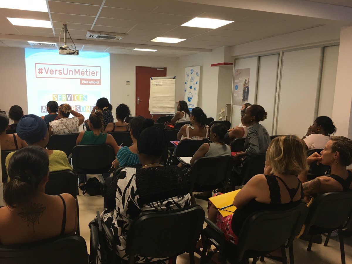 barnabePROUDHOM's tweet photo. Service à la personne :  un secteur qui recrute. 
Ce mardi 5 février 2019 ,dans le cadre d'un atelier découverte des métiers, Pôle emploi Saint Denis, recevait des demandeurs d'emploi et des recruteurs dans le métier d'aide à domicile.
Prochaine étape, un job dating le 19 février https://t.co/IvZKE04qdQ