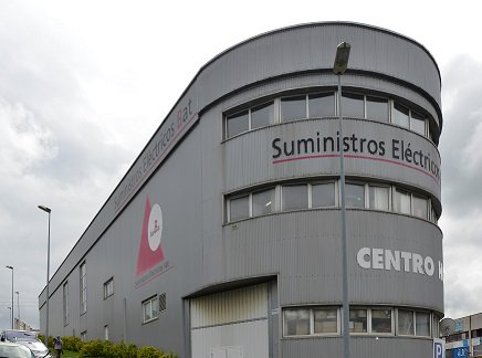 ¿Conoces nuestro almacén de venta de material eléctrico en Basauri?
Somos especialistas en venta de material eléctrico para profesionales.

Trabajamos con las mejores marcas