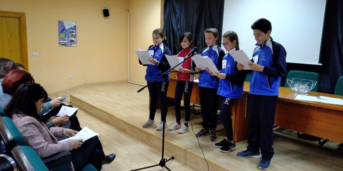 CFIE_Segovia's tweet photo. Alumnos de los centros CEIP Fray Juan de la Cruz, CEIP Diego de Colmenares, CEIP Eresma y Maristas participan en la fase provincial del Certamen de lectura en público de Castilla y León leyendo textos de Miguel Delibes.
#formaciónCyL https://t.co/aKEBQqQPbE