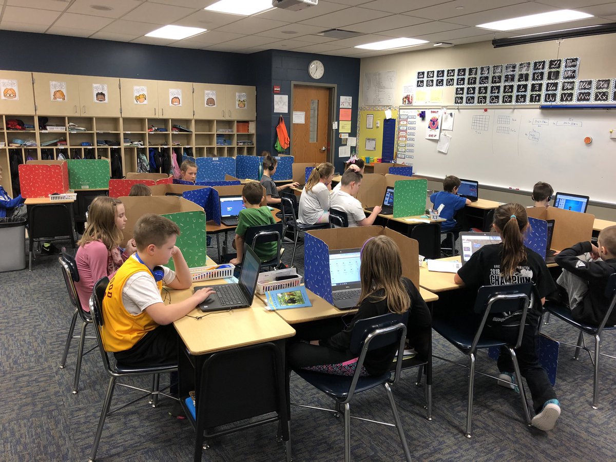 gesMrsCooney's tweet photo. Celebrating Chinese New Year with Code #GESPirates #Tynker https://t.co/GovSACZBp3