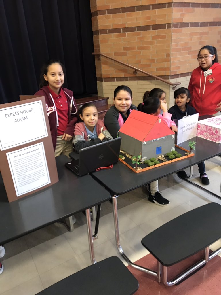BThomassci's tweet photo. Horn’s STEM academy really showed out today!! These are our future entrepreneurs and innovators! @Horn_Dream_Big @AliefScience @aliefstem https://t.co/hZp04XA1JT