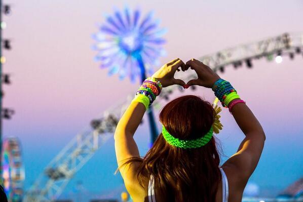 Poetic_Kinetics's tweet photo. #PoeticKinetics' #ElectricDaisy at #EDC! 

#PatrickShearn #ElectricDaisyCarnival #FestivalArt #EDCArt https://t.co/4f2a3WEuPU