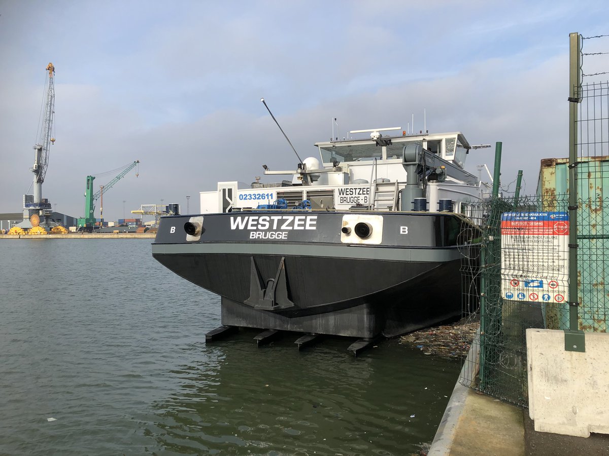 Dockmarks's tweet image. MTS Excellence gaat verder als MTS Westzee.
Vandaag hebben we de nieuwe #belettering aangebracht in #Antwerpen.
#scheepsbelettering #binnenvaart #signing
#koplogo #windveren