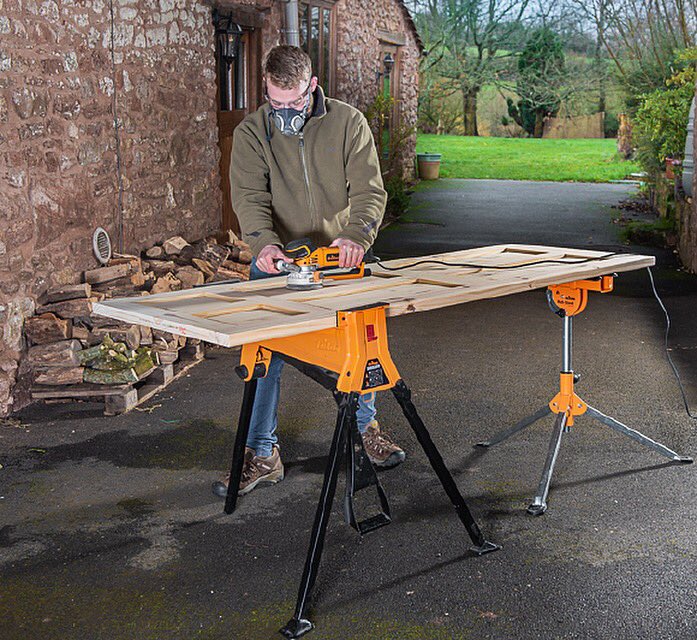 Our famous Superjaws are one of April and Matt’s must haves for the workshop! But don’t forget the additional Multi-Stand, an ideal wide tripod base for excellent stability on level or uneven ground! @MattCremona #mastersofwood #woodworking #workshop #makersgonnamake #woodlove