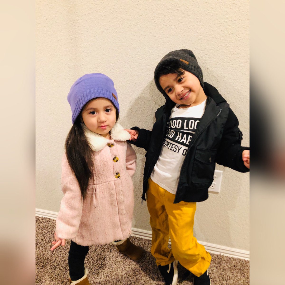 GabbyO113's tweet photo. Really love this beanie! It’s super cute and warm made from very good quality materials and my kids love them ❤️
#Beanie #cachealaska #alaskastyle

https://t.co/RK2ZhaaYzB https://t.co/zaTFIVROHI