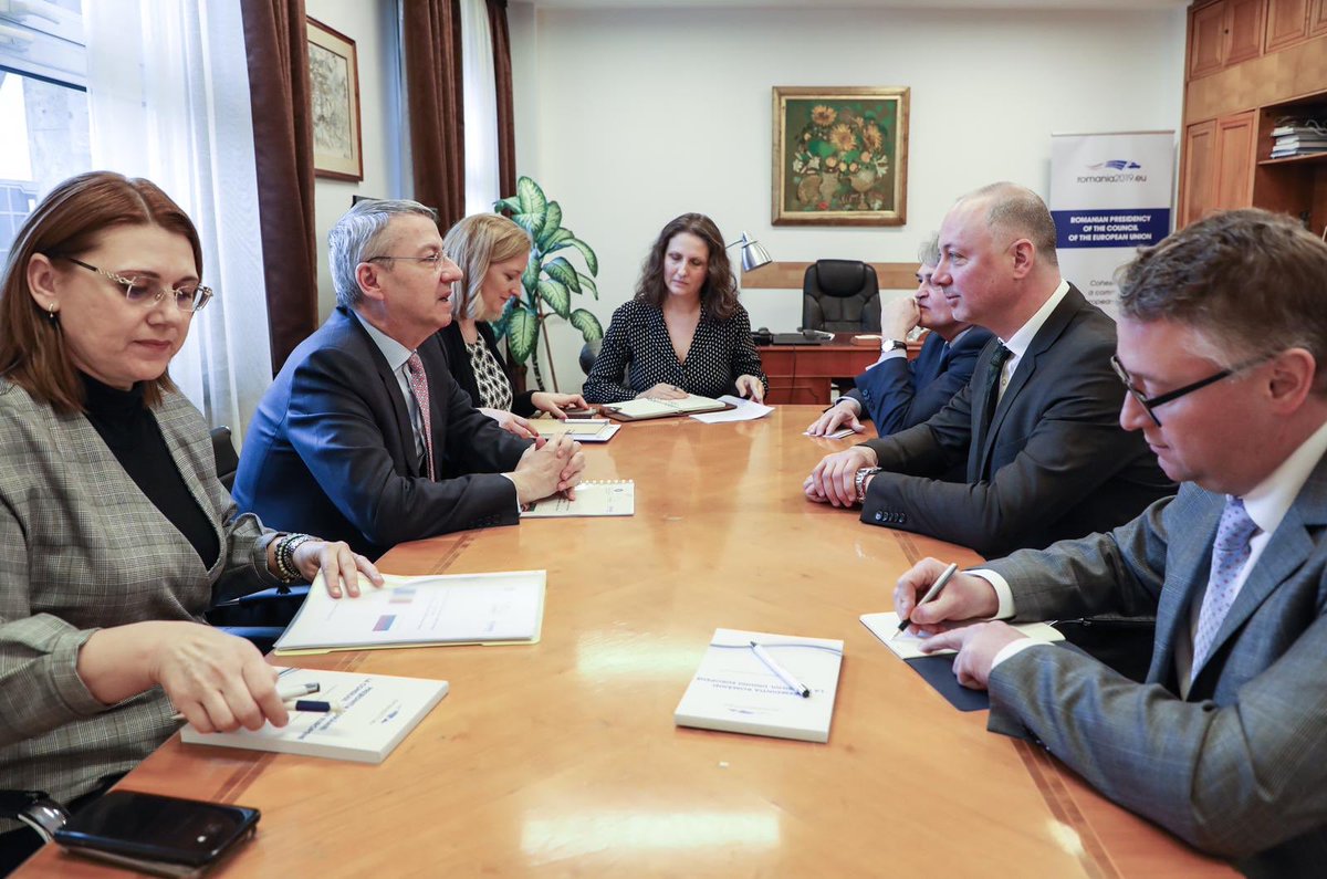 geociamba's tweet image. Excellent meeting today with Rossen Jeliazkov 🇧🇬 Minister of Transport. Mobility Package &amp;amp; Road Safety among the topics discussed. #Interconnectivity is 🗝 for regional growth and development 📈 #RO2019EU