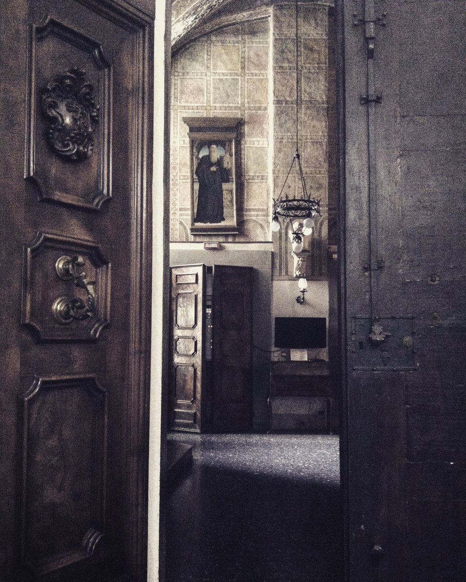 ❓Sei mai entrato nella #sacrestia del #duomodiprato❓sono #spaziprivati ⛔ non accessibili al pubblico che noi apriremo per te... ✔️ Luoghi pieni di #storia  e #arte che meritano di essere conosciuti ❤️
👉 Info e prenotazioni:
📬 info@artemiaprato.it
☎️ 3405101749