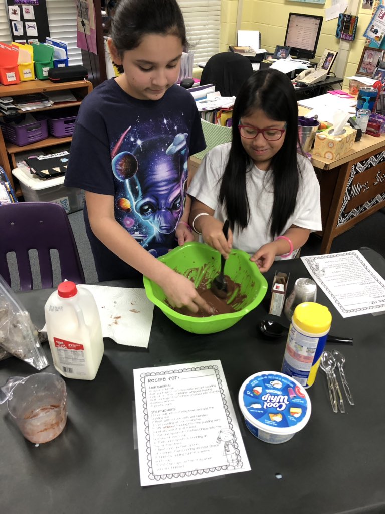 ash_mcdowell's tweet photo. Such a great main idea lesson today! Having to use your details of the recipe to figure out what we are making (main idea). 💜 #TxEdTuesday #PNEisThePlaceToBe  @SenCreighton @DadePhelan @RepJoeDeshotel https://t.co/7yBGsHzBmj