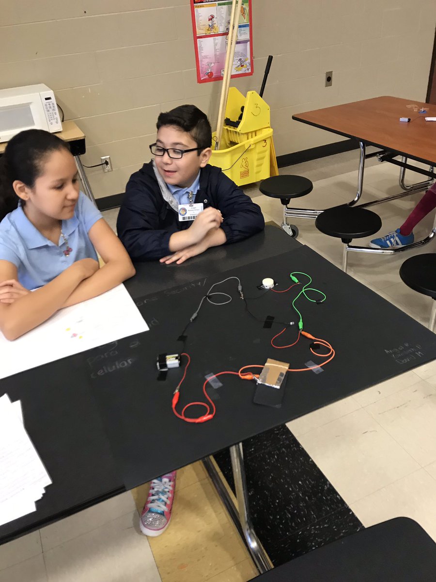 BThomassci's tweet photo. Project based learning allows students to be creative and use 21st Century thinking skills to create products using the engineering design process!  @aliefstem @AliefScience @aliefstem https://t.co/ge4osl2cgD