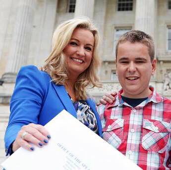 DialysisDobson's tweet image. 🔟 years ago today I received my first kidney transplant! 10 years of making memories, of honouring my hero donor &amp;amp; of giving thanks for #OrganDonation! So much has happened in my life since 5 Feb 2009 #MakingMiracles #10thKidneyversary 🎂