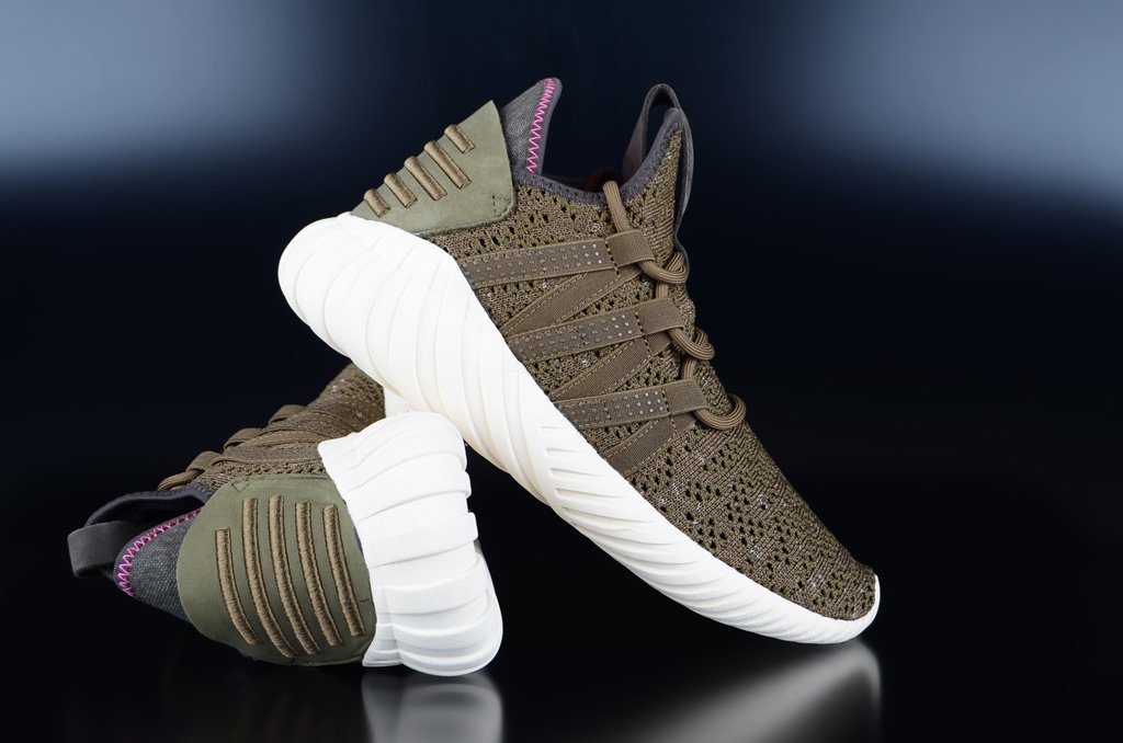 Streetwear's tweet photo. Mädels!  Bringt den Fortschritt auf die Straßen von heute, mit dem Adidas  Originals Tubular Dawn Trace Olive Cream Sneaker! Jetzt für nur 79,90  EUR statt 129,90 EUR! 🤟

https://t.co/kL46ycbxiV

 #Adidas #AdidasOriginals #Tubular #Sneaker #Schuhe #Mädels #Frauen #Girls https://t.co/2ci8wBj32f
