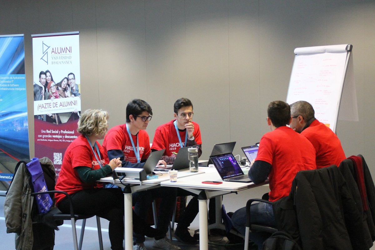 viewnext's tweet photo. Hoy está teniendo lugar el #HackathonViewnextUSAL con altavoces inteligentes.
¡Ya tenemos a los equipos trabajando a tope! ¡Suerte, chic@s! @usal @CatedraAgile
#GenteViewnext https://t.co/L9FWSL0rBy