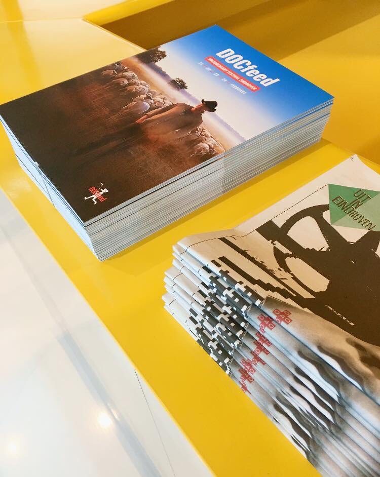 DOCfeedNL's tweet photo. Boekjes overal! Heb jij ze al ergens gespot? #filmfestivals #filmfestival #documentaries #documentary #docs #program #docfeed ππ»ππ»π https://t.co/N3zhGSBliw https://t.co/69eaibSppU