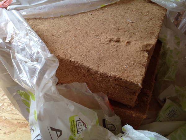 Quel est le meilleur isolant thermique et écologique ? autourdubio.fr/billet-4137.ht…