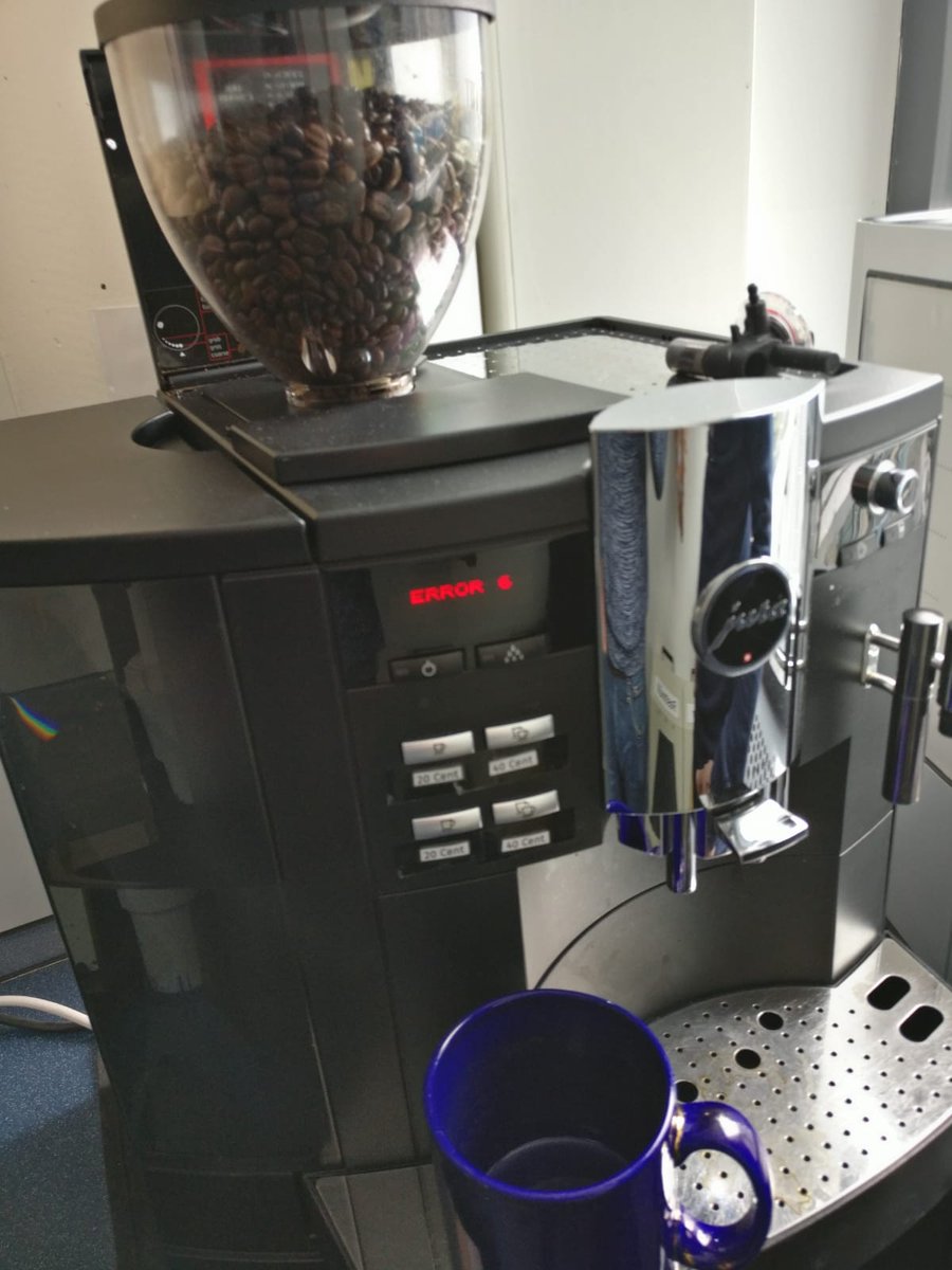 coffee_i9's tweet image. Broken... Again... #sameshiteveryday #error6 #sodone