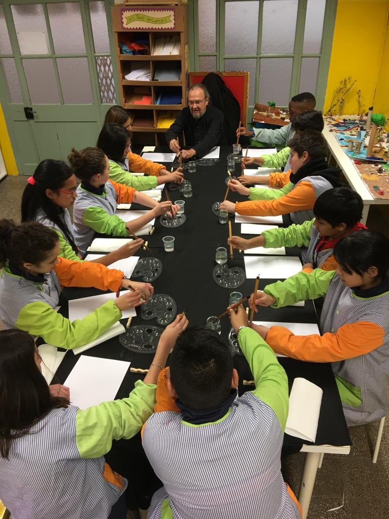 dominiquesVIC's tweet photo. Els alumnes de Cicle Superior hem gaudit practicant l’art japonès amb en Josep Maria Roma. Ha estat tot un plaer, moltes gràcies! #Sentx100 #emocionatiaprèn https://t.co/g5LWfafgbL