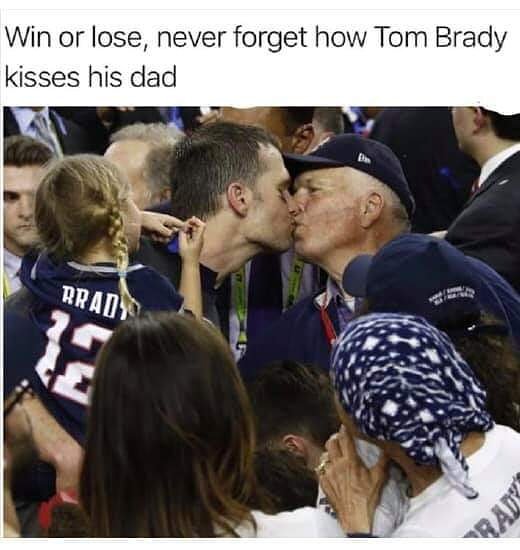 SarahDynasty's tweet photo. #TomBrady #Patriots #TomBradySucks #TomKissedHisDadOnTheLipsWTF https://t.co/eQQy5wx96V