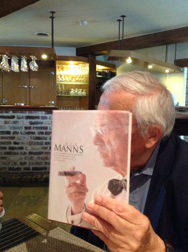 Boekface tweet media