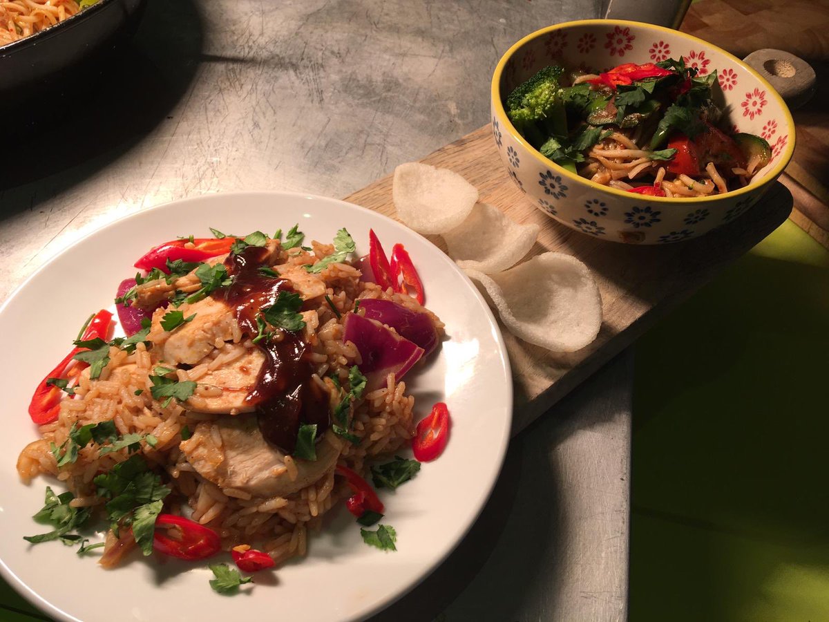 SStoreys's tweet image. Happy Chinese New Year from Three Glasgow #yearofthepig #chinesenewyear #foodie #chef #chickeninhoisin #stirfriedvegetablechowmein #welovethisbusiness @FStoreys @LStoreys @HubCafeNatter @OStoreys @new_storey @lynnywinny_lynn @smfcuk @WeeVeraWang1 @scott_linzi @georgegunn2303