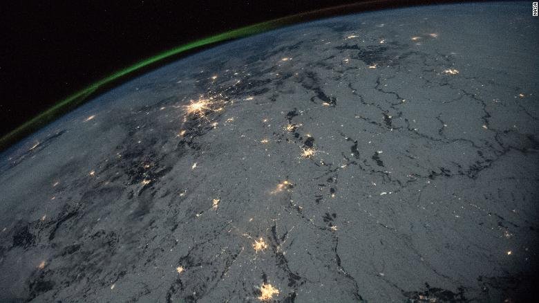 CNN's tweet photo. Earth's magnetic north pole is hurtling toward Russia so fast that it could be a problem for smartphone maps and navigation systems https://t.co/wPPOUdIPRa https://t.co/C2mRSWwEHR