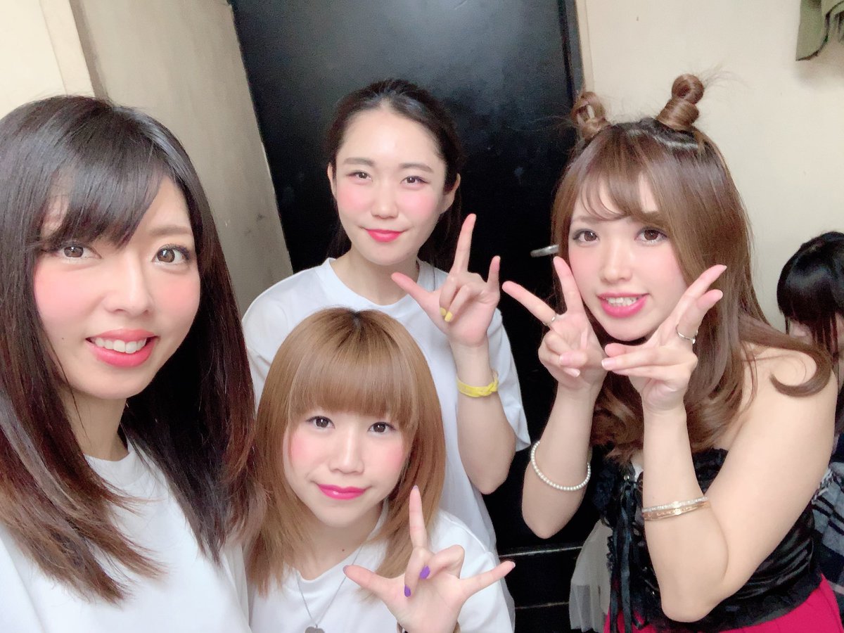 fine_asahi's tweet photo. 今日は目黒LIVE STATIONさんでライブに出演させていただきました！

本日の #記念スナップ 
Raspberry Kiss さん
Kana☆Latte さん
#神樹まりな さん
#日葵 さん

ありがとうございました😊

Byリーダー大橋めりさ
ダンスボーカルユニット
#fine(ファイン)

#RaspberryKiss
#KanaLatte 
#ギャルパラ https://t.co/Xw75sKPn0F