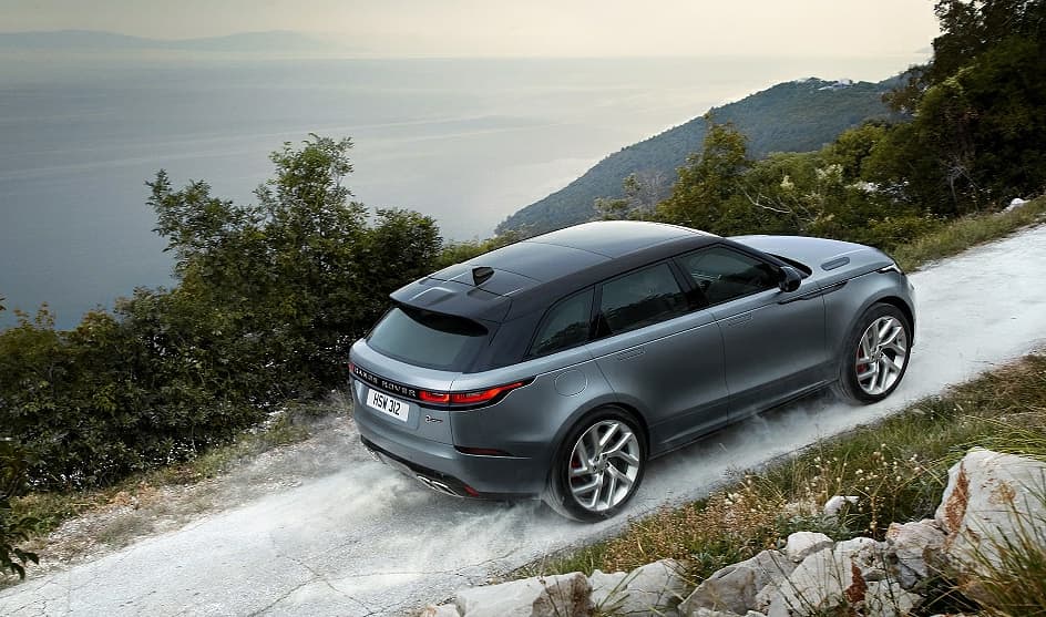 PowerDrift's tweet photo. That's the new #LandRover #RangeRover #Velar #SVAutobiography #DynamicEdition. Don't let the awfully long name put you off, it is the fastest and most powerful Velar to date and features a 5.0-litre #V8 developing 542 horsepower. @JLRindia @LandRover https://t.co/0OrPPiIvYb