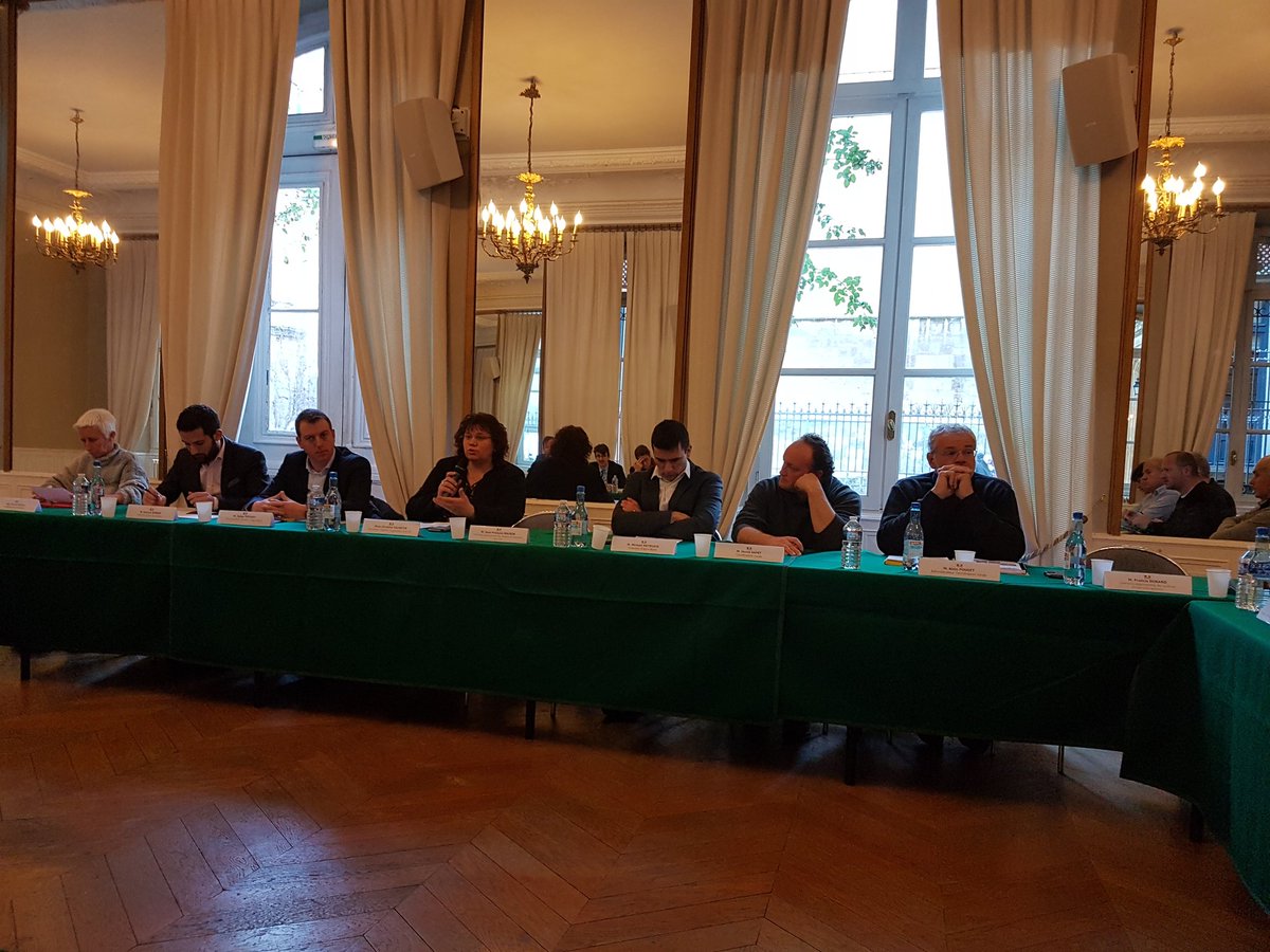 Échanges avec les représentants des syndicats agricoles de Lozère 
Élevage, accès à l'eau, ICHN, zone de montagne, place du loup, retraite....<a href="/ChambagriFrance/">Chambres d'agriculture France</a>
<a href="/coordinationrur/">Coordination Rurale</a> <a href="/Fdsea48/">FDSEA Lozère</a> <a href="/JeunesAgri/">Jeunes Agriculteurs</a> <a href="/ConfPaysanne/">Conf' Paysanne</a> <a href="/Prefet_48/">Préfet de la Lozère</a>