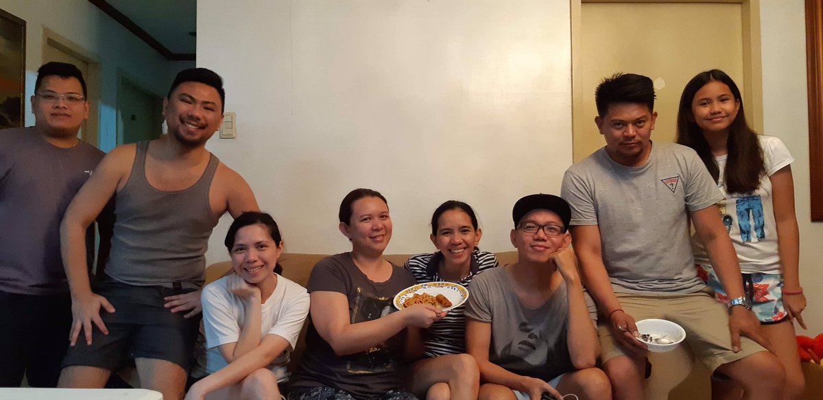 benjdiwa's tweet photo. With childhood friends #SpaghettiParty #WelcomeBackPolong https://t.co/x95KS4lu31