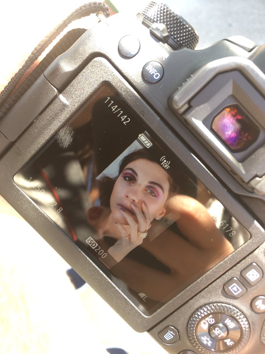 RaquelSMakeup's tweet photo. Shoot for @barefacemodels this morning,super excited to see this pics coming out https://t.co/EvHDxaA7UY