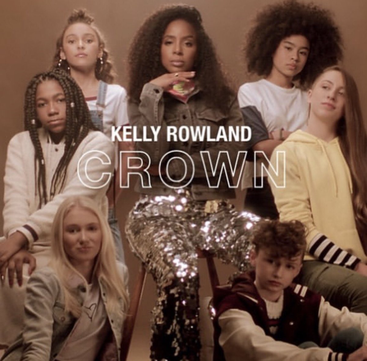 kellyrowlndArmy's tweet photo. Crown 👑 2•6•19 https://t.co/lgRFAuARM2