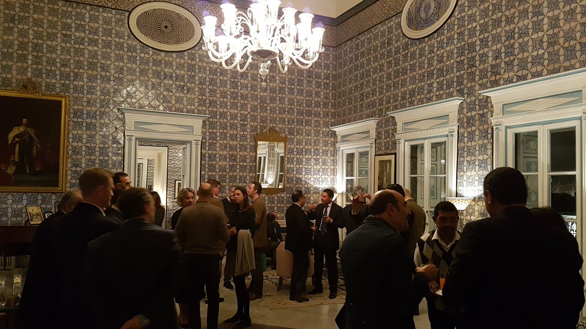 UKinTunisia's tweet photo. .@LouiseADeSousa met with 🇬🇧 companies to identify how to expand bilateral #trade to create ➕ jobs. In their visit to 🇹🇳, the 🇬🇧 businesses met the @TunisianBritish &amp; #CEPEX to discuss exciting opportunities available in #agribusiness, #ICT &amp; #textiles sectors.#UKsupportsTunisia https://t.co/2jXsusmTJ0