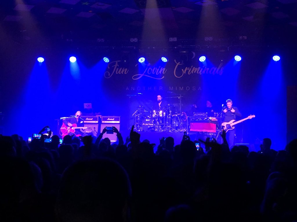 jo_blogs_law's tweet image. First time @TheBarrowlands to see @funlovincrims #AnotherMimosa 🤩