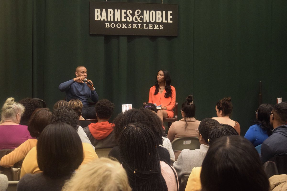 joimariewrites's tweet photo. So as you can see we had a good time last night, talking @DevonFranklin’s new book, #TruthAboutMen. If you haven’t grabbed a copy yet, make sure you do that this week saints. ✨📚(📸: @pennedbykeyaira) https://t.co/7twDIxnyQn