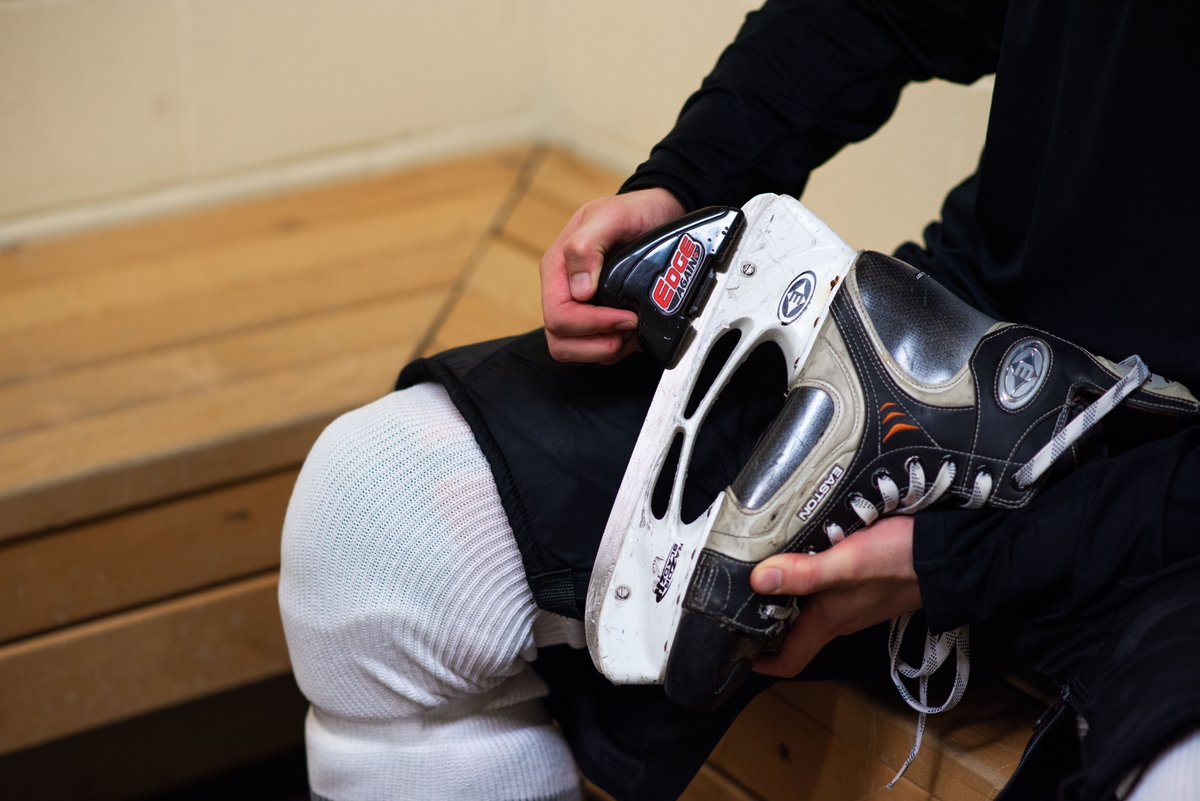 EdgeAgain's tweet photo. With a quick pit stop to the bench, #EdgeAgain will have players back to their sharpest! Using patented diamond coated technology, the tusk simultaneously microfilms both the inner and outer edges of the blade. Learn more: https://t.co/cJpPLGBhgs. https://t.co/BnEayW0eHl
