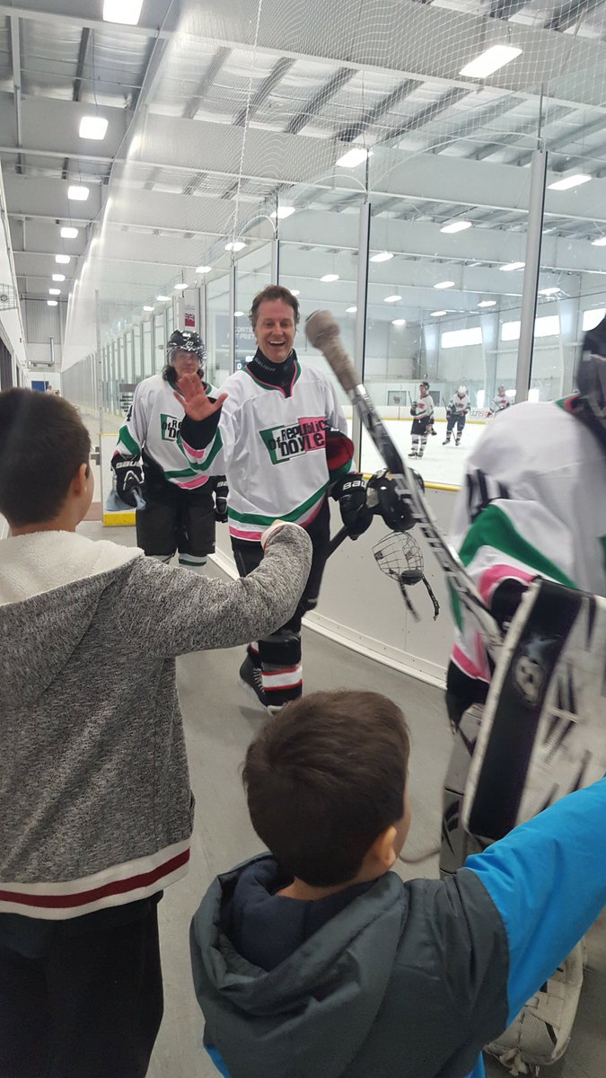 LeafsgirlSteph's tweet photo. My favorite podcast @3MIPodcast  and  #JimCuddy  got together to discuss hockey,  music and a cowboy in a bikini brief...want to know more ,listen in ...tweet your #hashtagHottake https://t.co/qtmTJWElxY