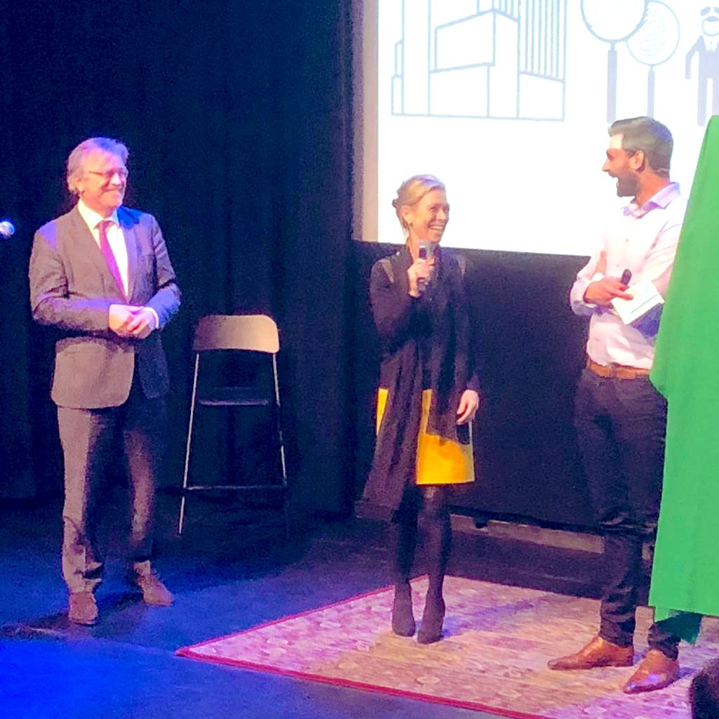 Bij JenV werken we samen met startups aan het oplossen van complexe vraagstukken in de samenleving. Als ambassadeur ben ik blij om te zien dat er veel aandacht is voor hun innovatieve ideeën bij de kick-off van het tweede Startup in Residence-programma!