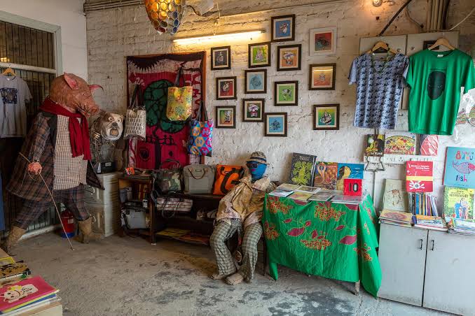 FaadDelhi's tweet photo. Do you know about this best-kept secret of #Delhi 
.
Champa Gali is a perfect Parisian getaway for #beautifuweekends.
Follow this link from @EatTreatOnline to know more: https://t.co/y6IjsmEtDH

Snaps from this #Paradise

#weekendvibes #WeekendSecret #FoodUnwrapped  #places2go https://t.co/JIdAx3Ufu5