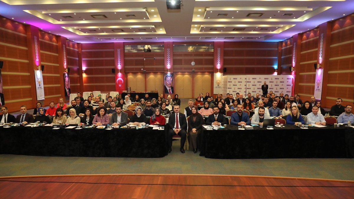bayramsenocak's tweet photo. Ar-Ge Birim Başkanlığımızın düzenlediği İlçe ve SKM Bilgi İşlem Sorumluları AK Sandık ve Vidyokonferans Uygulamaları Eğitim Programı'na katılarak 31 Mart Yerel Seçimleri'ne yönelik çalışmalarımızı değerlendirdik. https://t.co/fUwE3zSKIJ