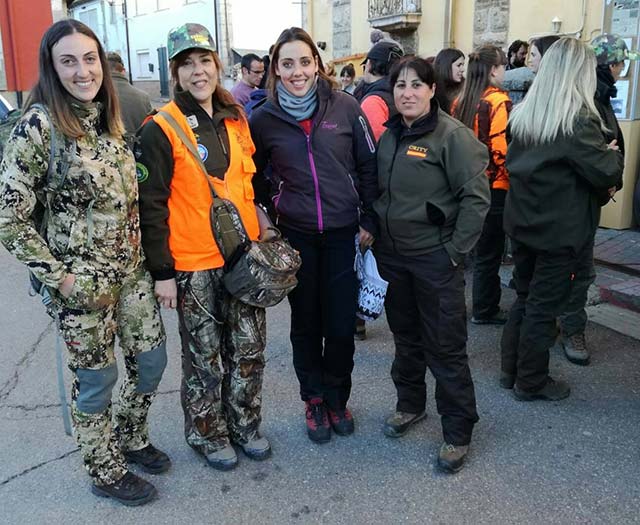 CazavisionTV's tweet photo. #Blogs | El blog de @lauumira ✍
“Una experiencia única entre cazadoras en la montaña leonesa”  
👉 https://t.co/zTK8OvwHEy

#caza #cazadoras #mujerescazadoras #hunting #jagd #caccia #chasse https://t.co/DaMWb9da75