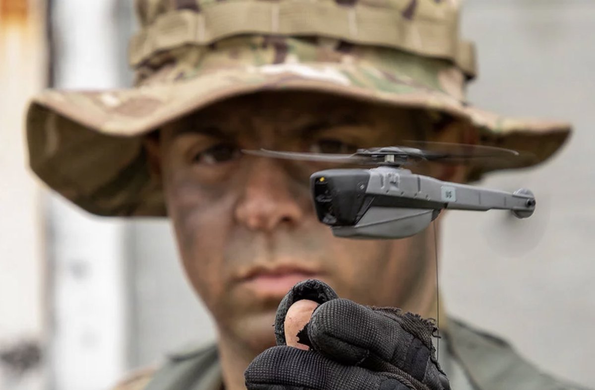 DronzCanada's tweet photo. US military equipped with tiny spy drones.
Black Hornets are nano-drones able to perform reconnaissance during combat operations. https://t.co/twh5WAiNl5 https://t.co/yVp7gcSldr