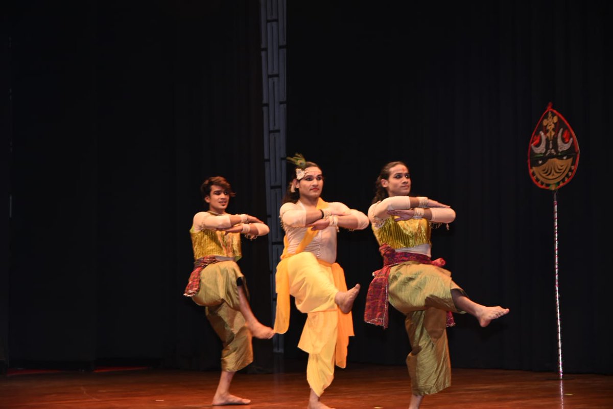 VPIndia's tweet photo. Happy to be at the #Dance Performance by Dr. Sonal Mansingh, MP organised by  Rajya Sabha Secretariat Employees Recreation Club. 
#India is world famous for it's arts &amp; culture. Our performing arts are a visual extravaganza. We must do our best to preserve &amp; propagate our arts. https://t.co/5A4RxRB7mp